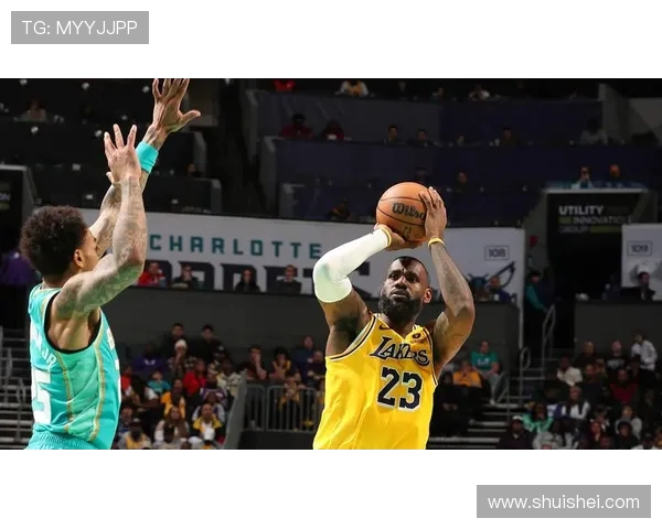 2018年湖人与活塞激战回顾球场上的精彩瞬间与战术较量分析